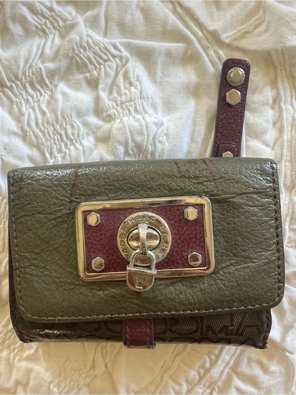 Marc by Marc Jacobs Olive Green & Burgundy Leather Turn-Lock Wallet